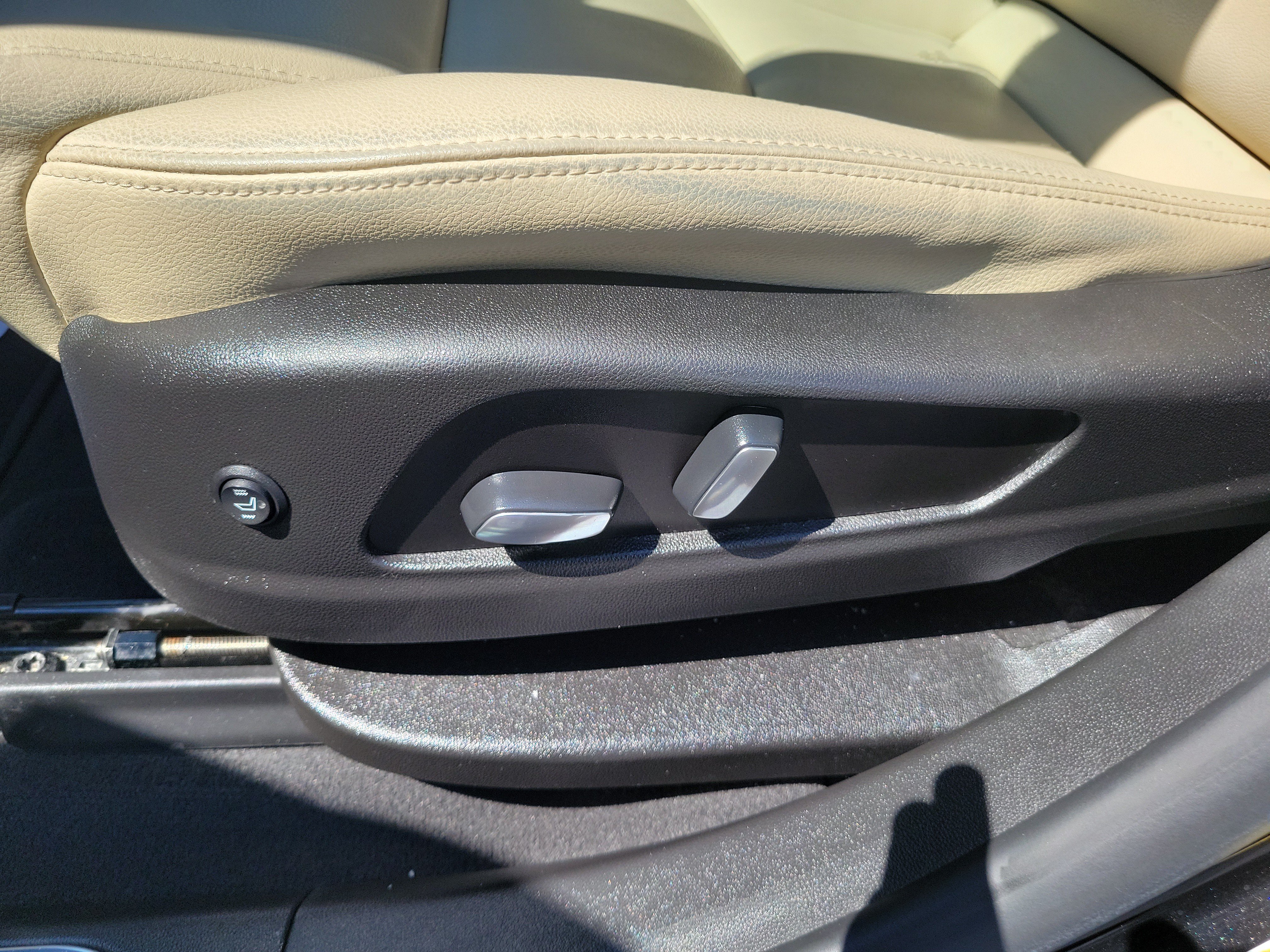 Used 2019 Cadillac XT5 Premium Luxury FWD image 18