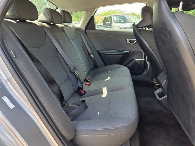 Used 2025 Kia K4 LXS image 26