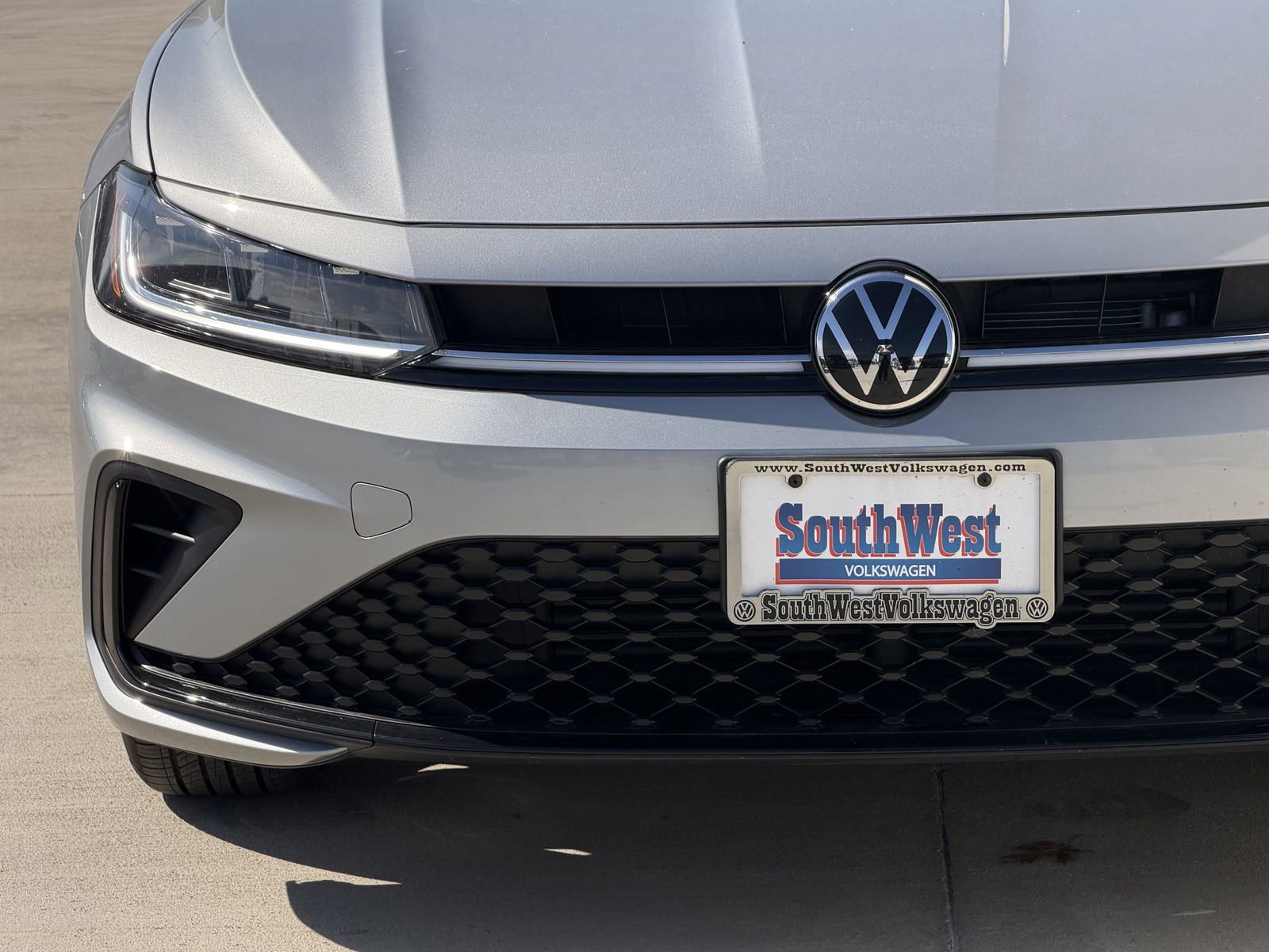 Used 2025 Volkswagen Jetta Sport image 8