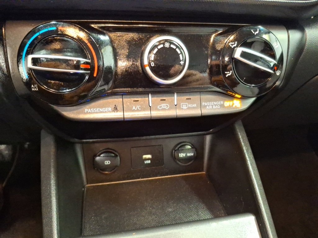 Used 2022 Hyundai Kona SEL image 23