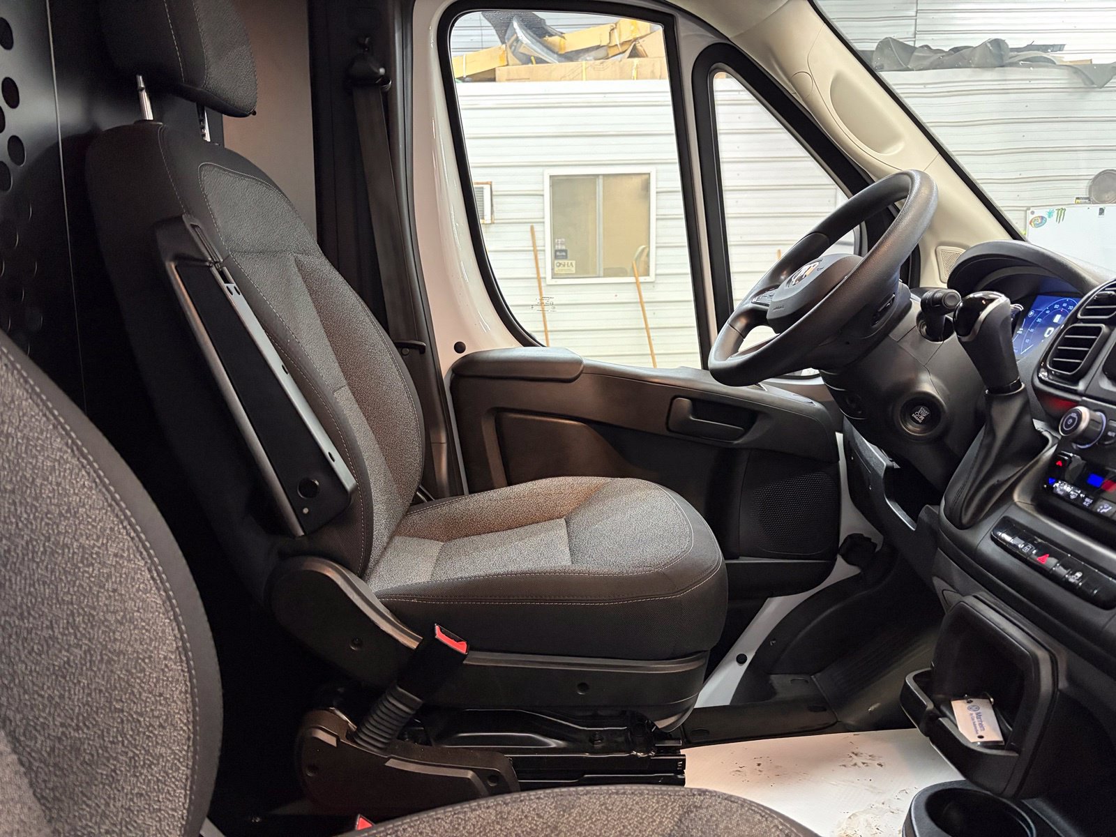 Used 2025 RAM ProMaster 2500 w/ U-Haul Equipment Group FWD image 25