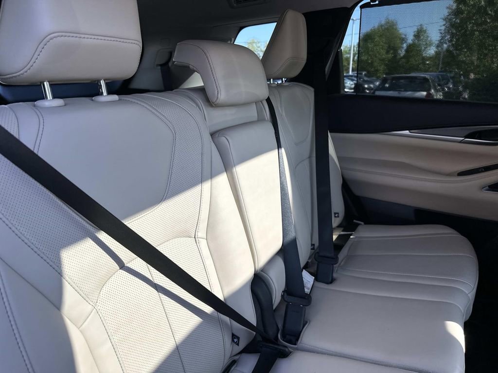 Certified 2023 INFINITI QX60 Luxe w/ Performance Audio Package image 37