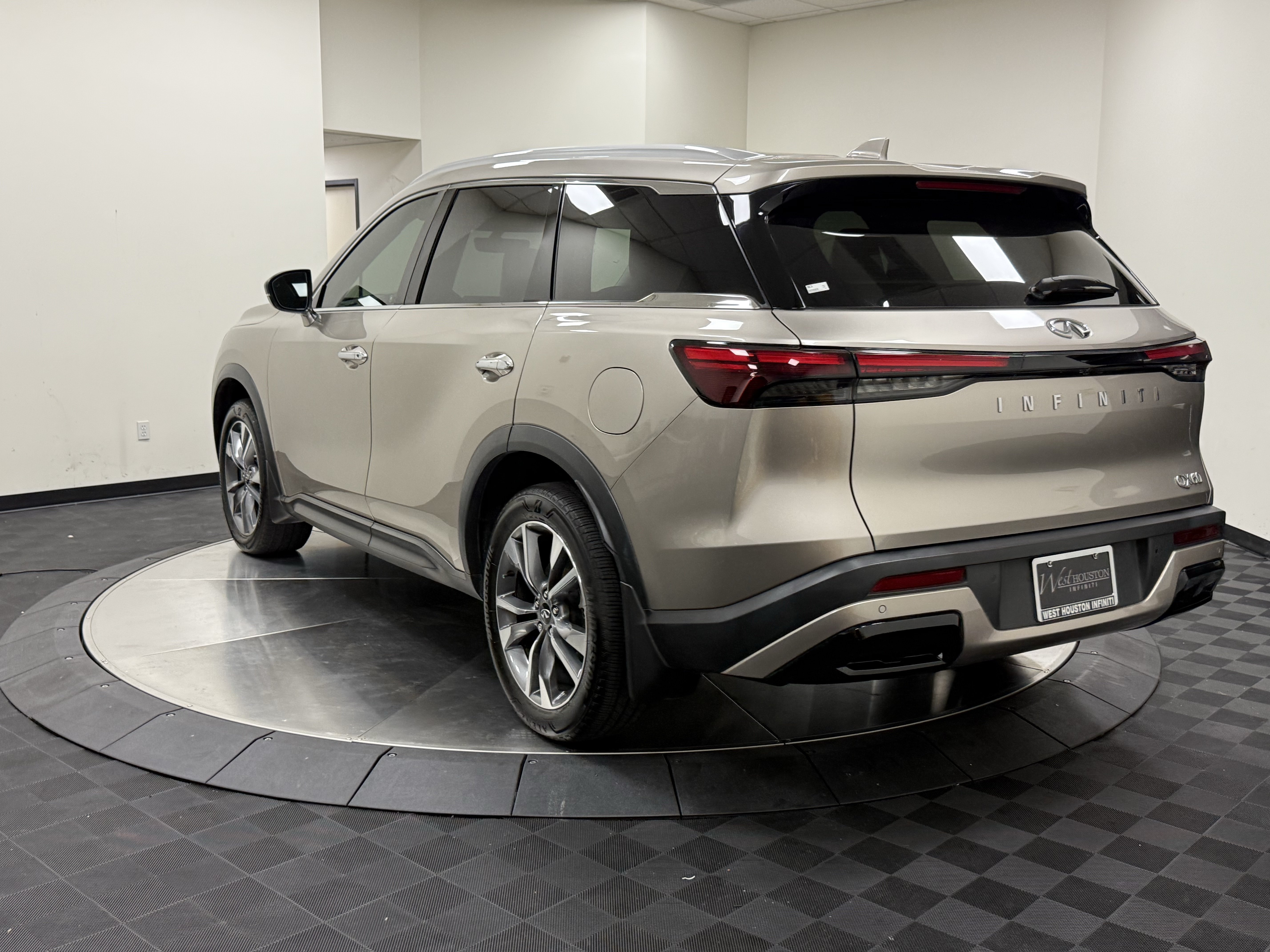 Certified 2024 INFINITI QX60 Luxe FWD image 5