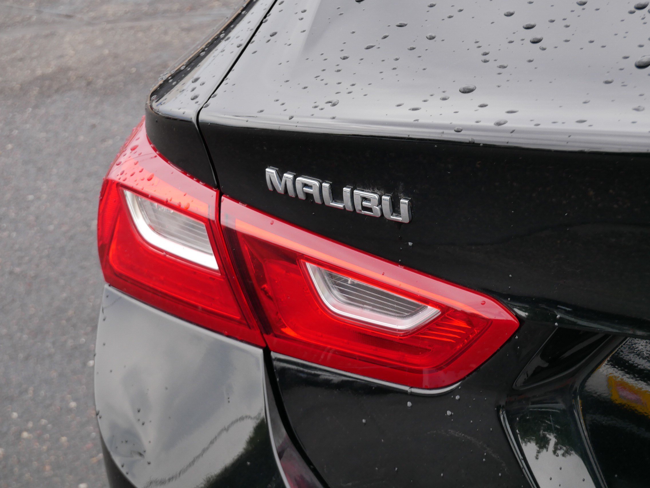 Used 2017 Chevrolet Malibu LT w/ Leather Package FWD image 17