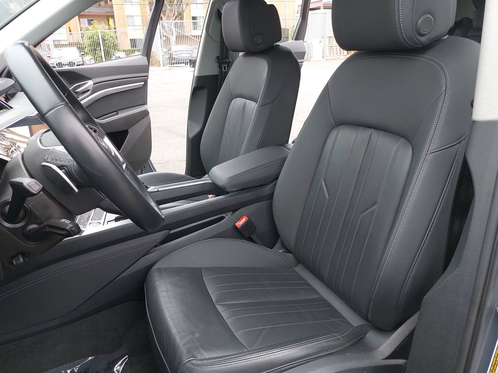 Used 2024 Audi Q8 e-tron Premium Plus AWD/4WD image 15