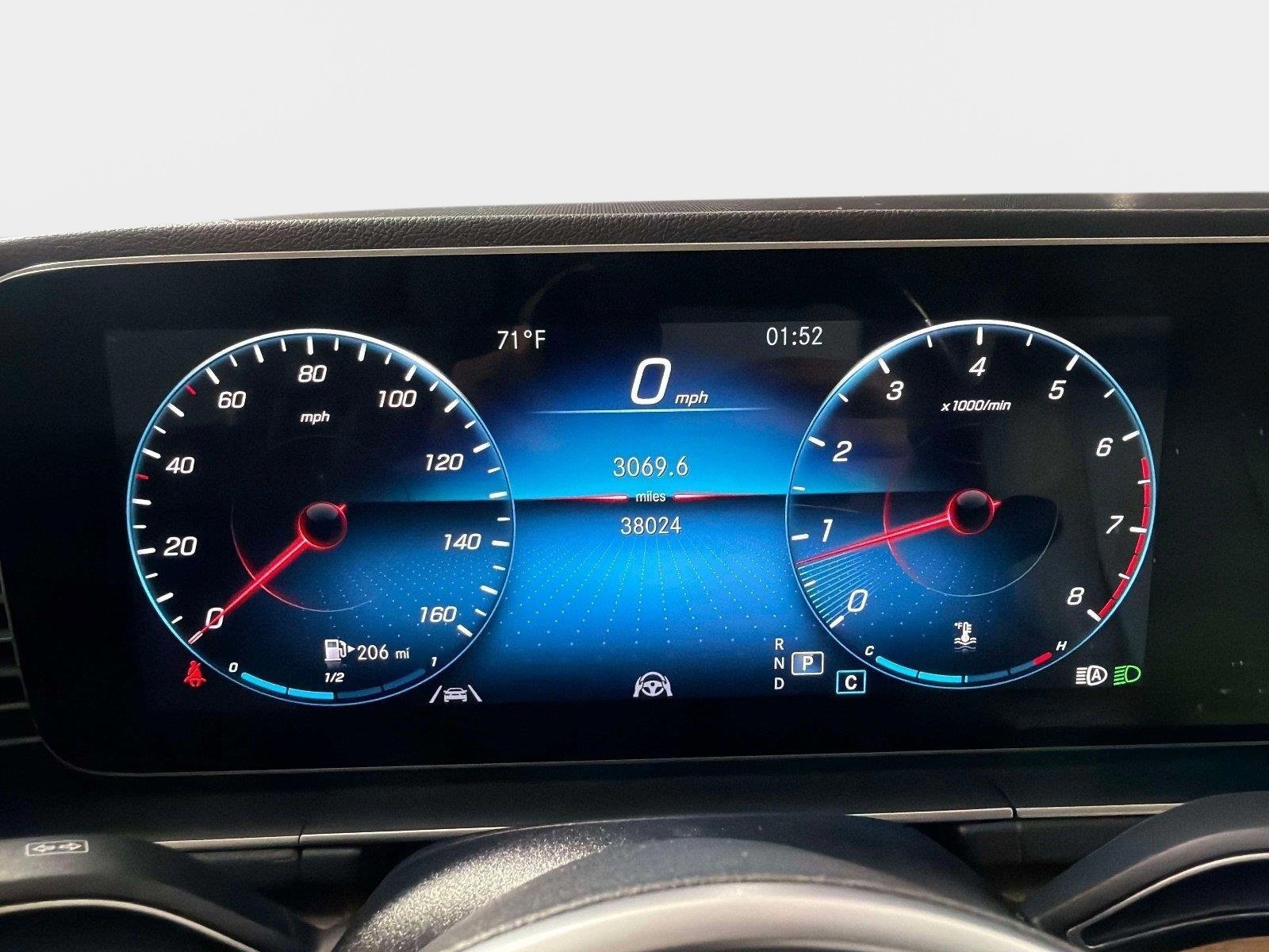 Used 2025 Mercedes-Benz GLC 350e 4MATIC image 43