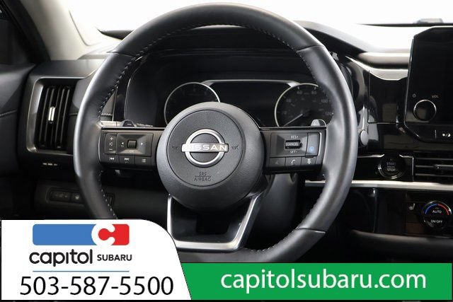 Used 2025 Nissan Pathfinder SL w/ SL Premium Package AWD/4WD image 17