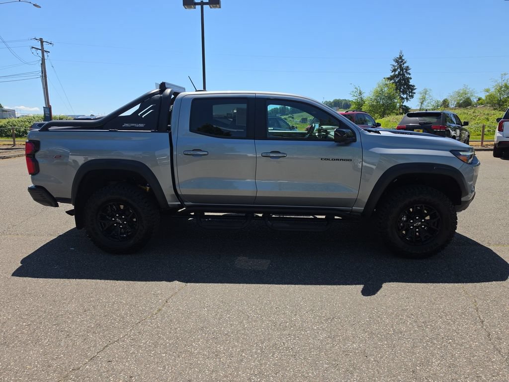 Certified 2025 Chevrolet Colorado ZR2 w/ Midnight Edition AWD/4WD image 7