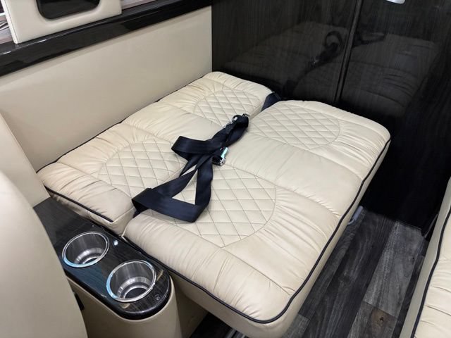 Used 2019 Mercedes-Benz Sprinter 3500 image 43