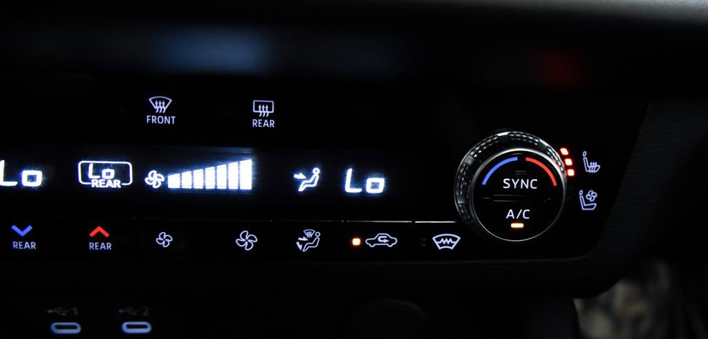 Used 2025 Mitsubishi Outlander SEL AWD/4WD image 28