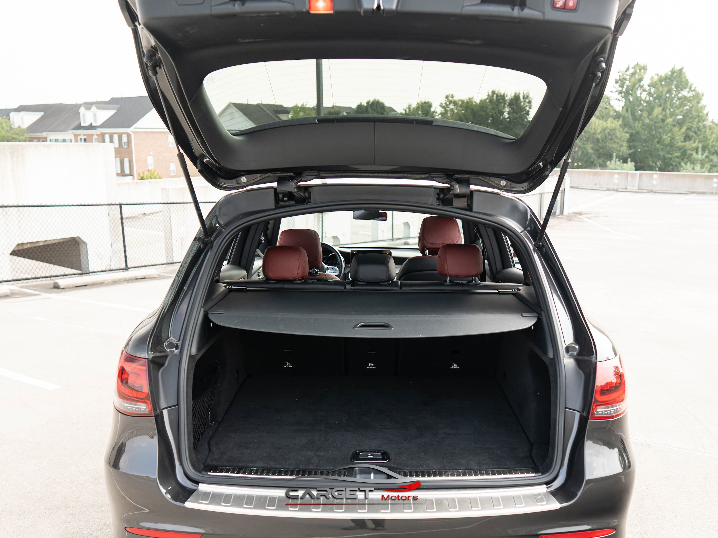 Used 2021 Mercedes-Benz GLC 300 4MATIC w/ AMG Line image 53