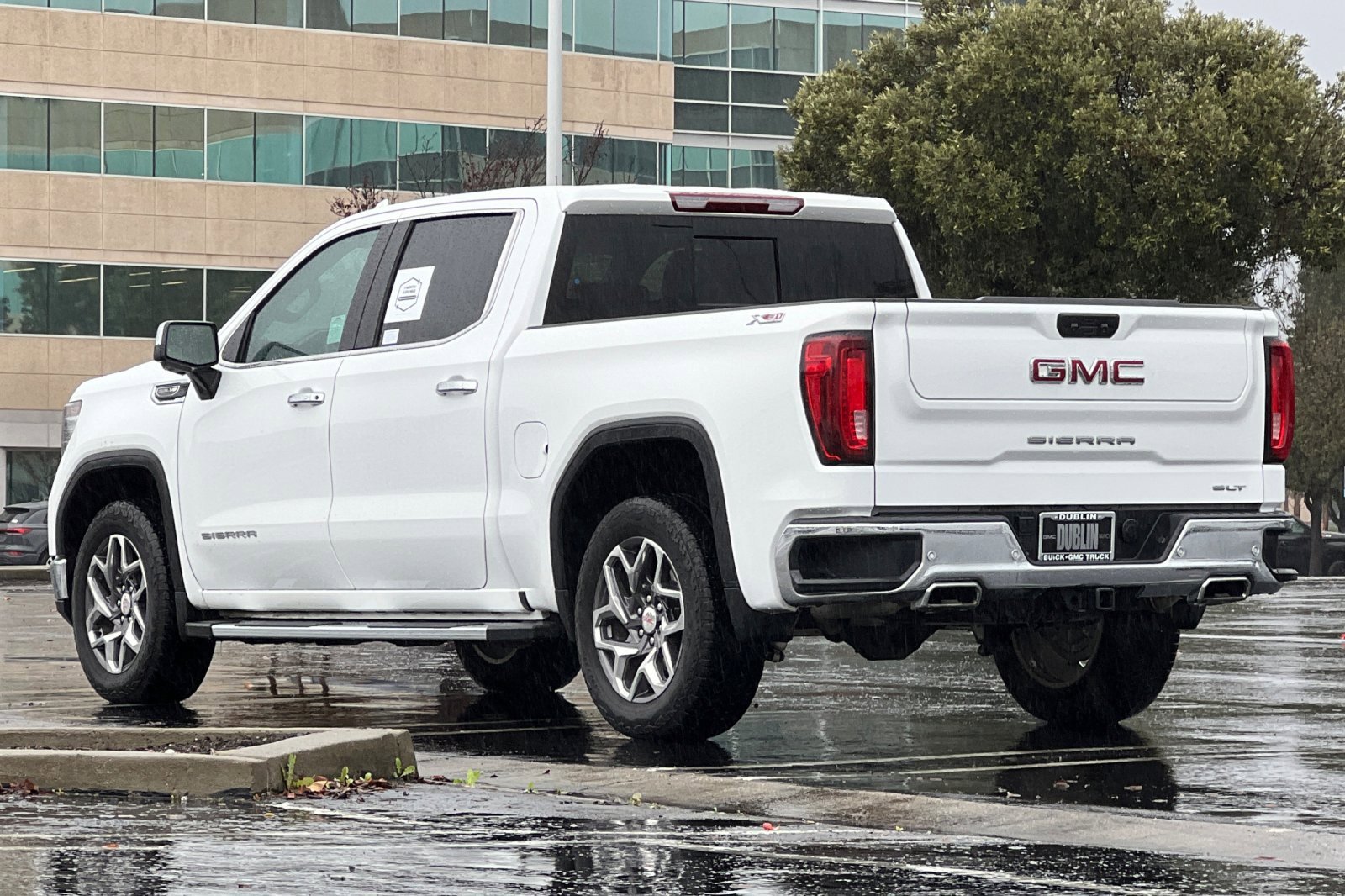 Used 2024 GMC Sierra 1500 SLT w/ SLT Premium Plus Package image 6