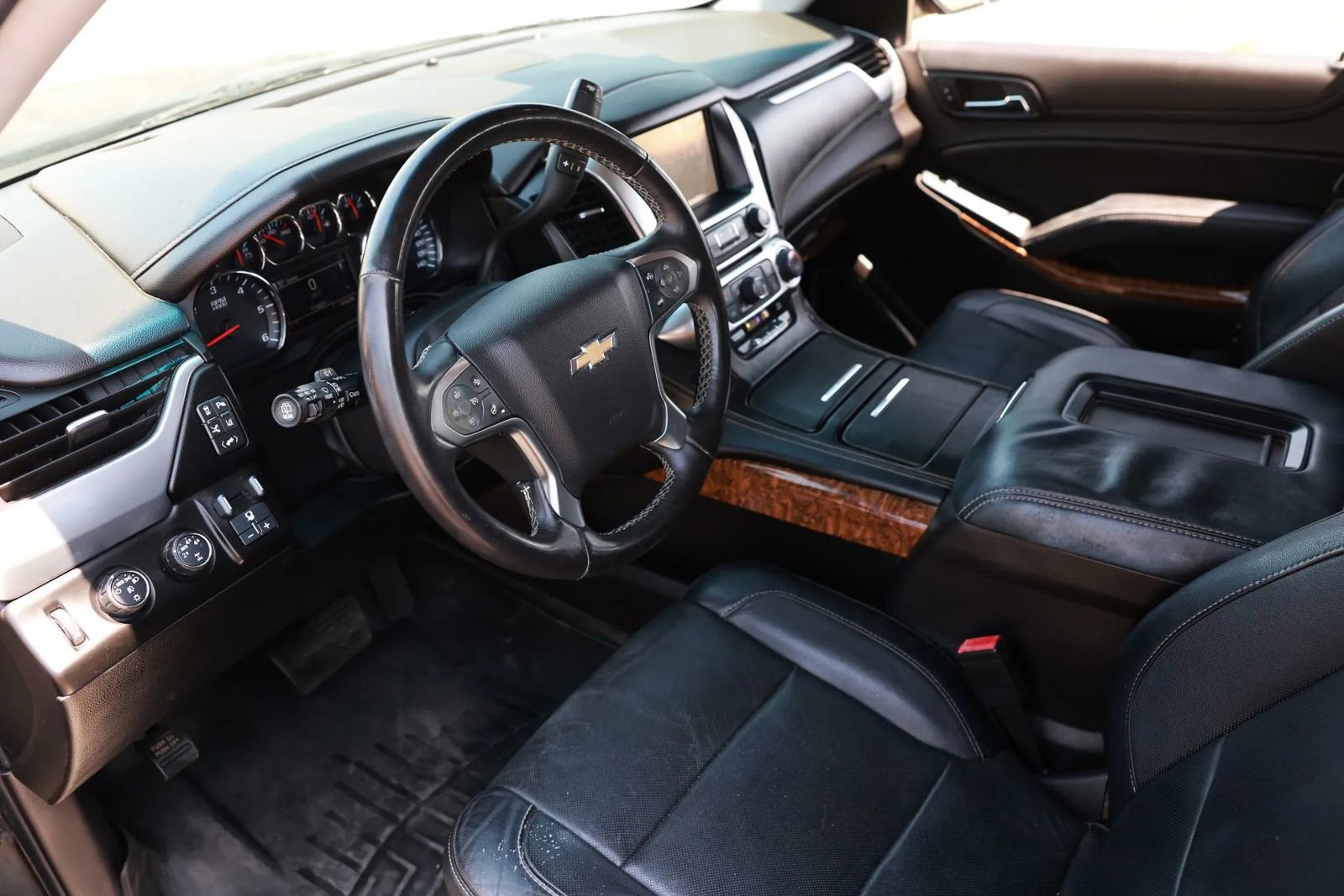 Used 2015 Chevrolet Suburban LTZ AWD/4WD image 12