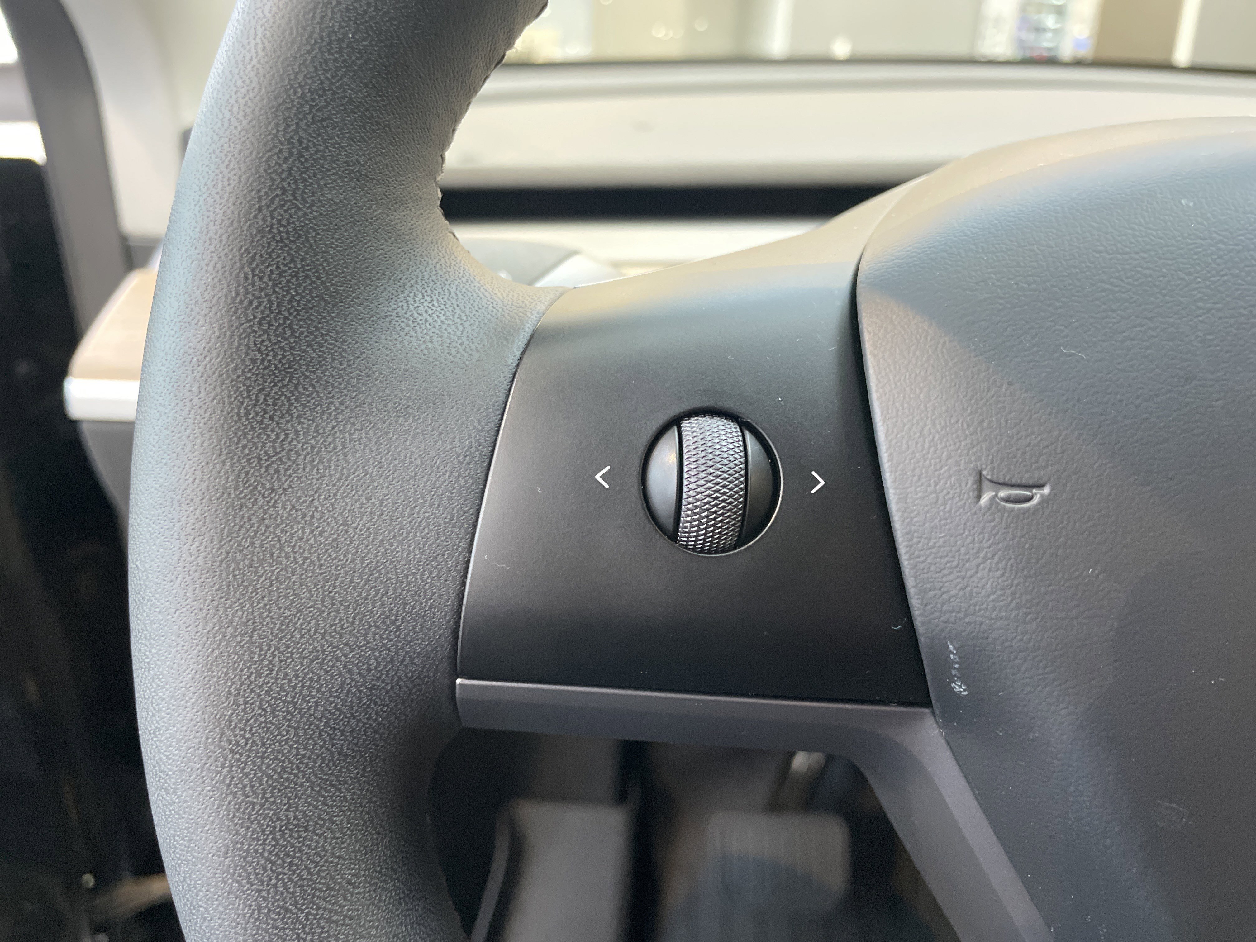 Used 2025 Tesla Model Y Long Range AWD/4WD image 19