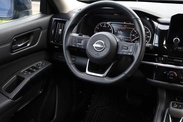 Certified 2025 Nissan Pathfinder SV AWD/4WD image 25