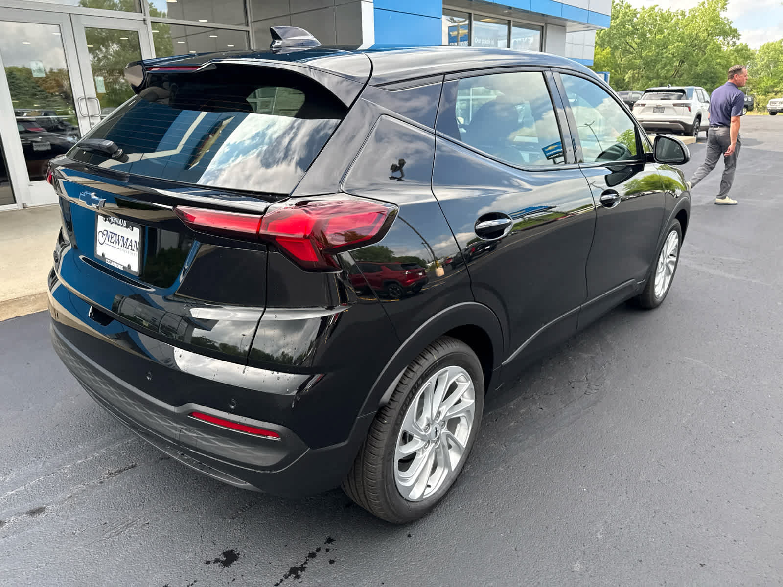 New 2027 Chevrolet Bolt LT w/ Comfort Package FWD image 11