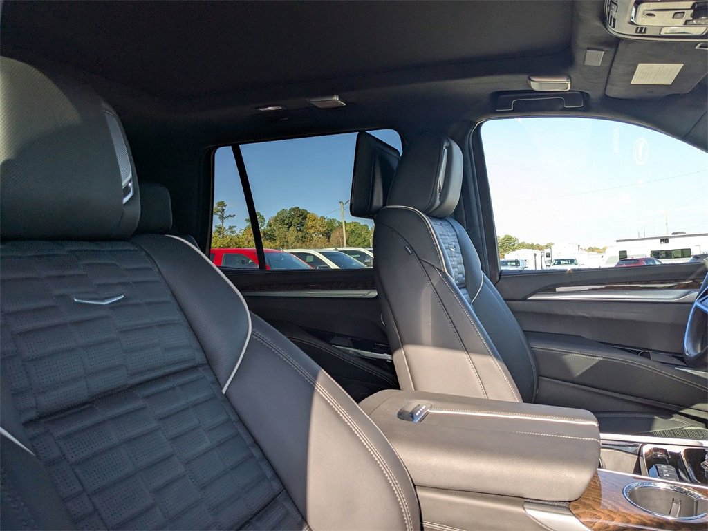 Certified 2025 Cadillac Escalade Premium Luxury Platinum image 31