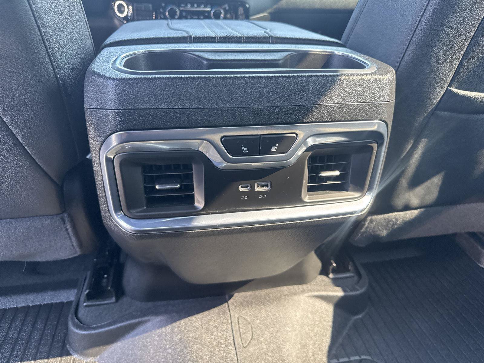 Used 2026 Chevrolet Silverado 1500 High Country w/ Technology Package AWD/4WD image 11