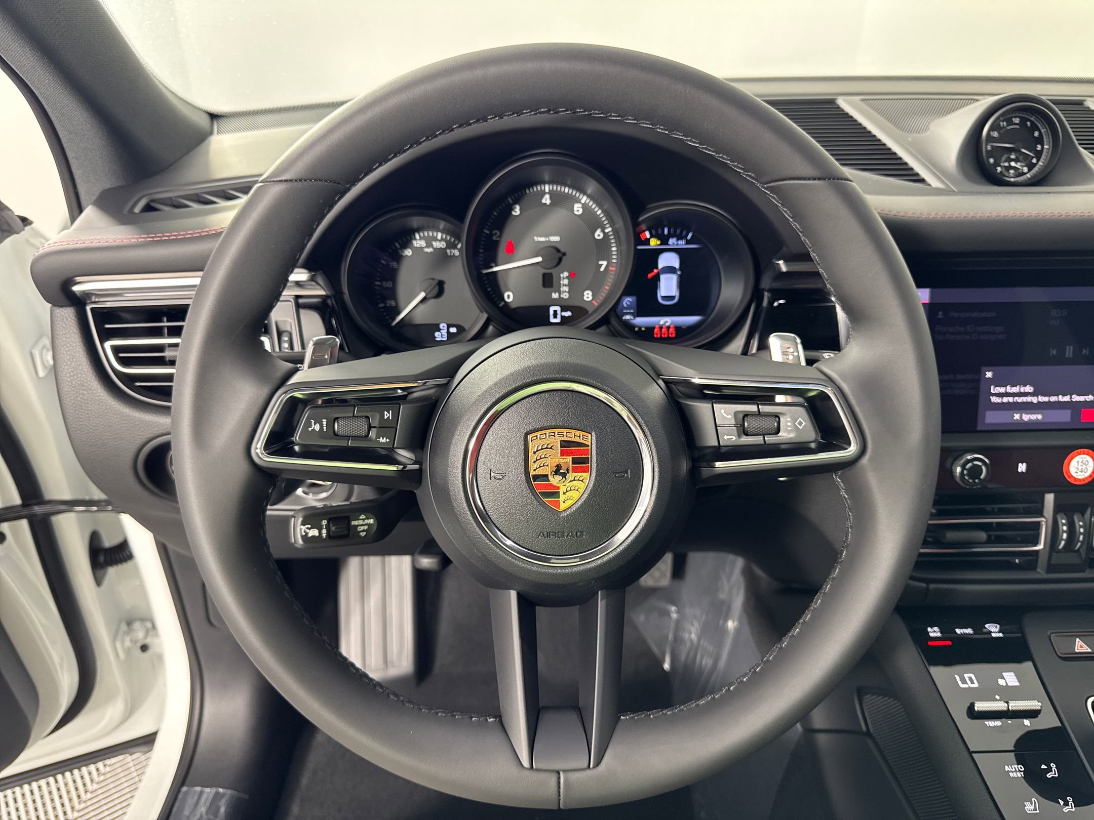 Certified 2026 Porsche Macan image 16