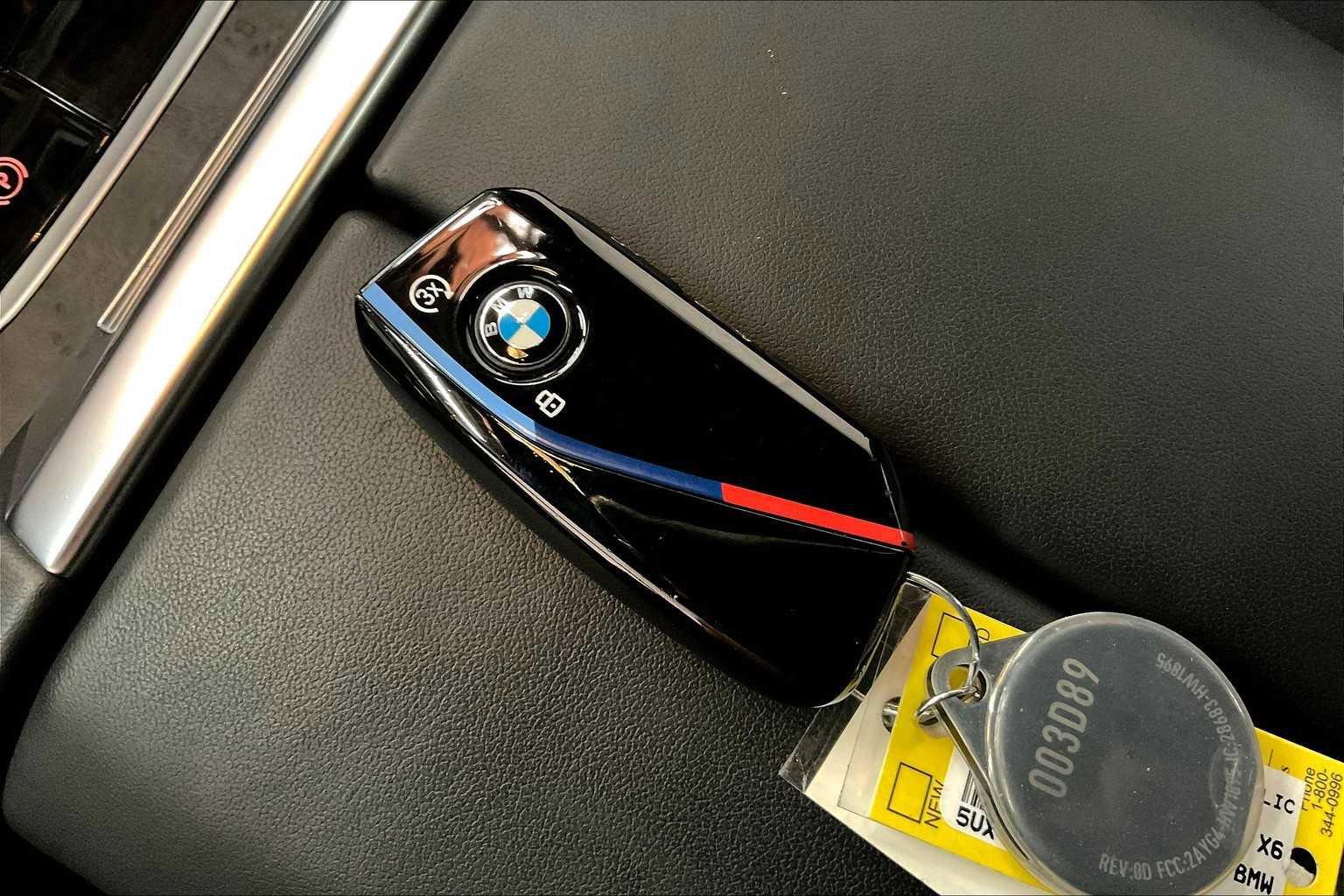 Used 2025 BMW X6 M60i image 14