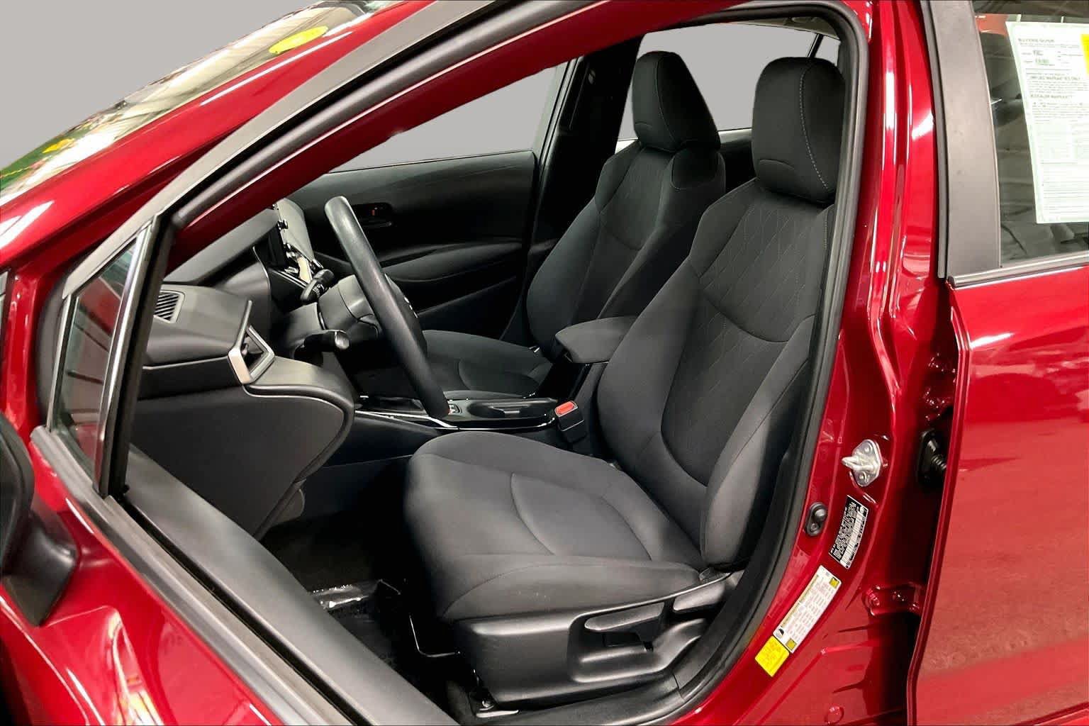 Used 2022 Toyota Corolla LE FWD image 8