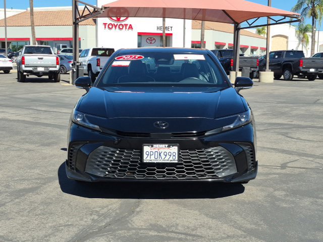 Used 2025 Toyota Camry SE w/ Convenience Package FWD image 2