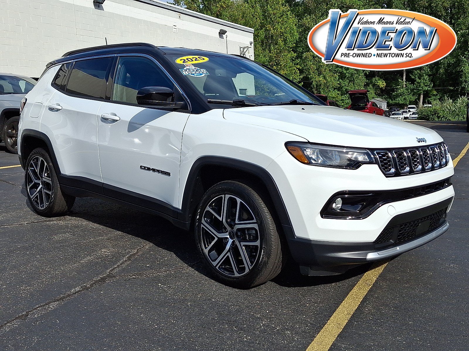 Certified 2025 Jeep Compass Limited AWD/4WD image 1