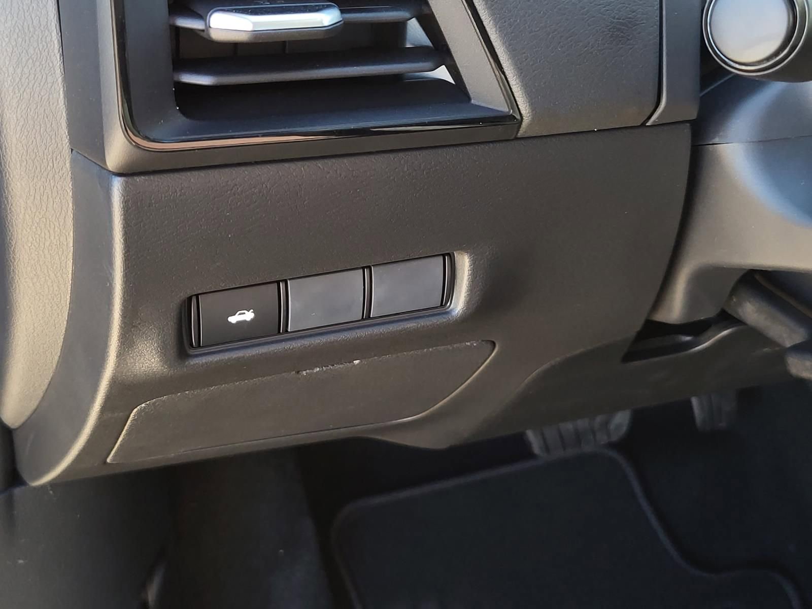 New 2026 Nissan Sentra SR w/ Floor Mat Package image 18