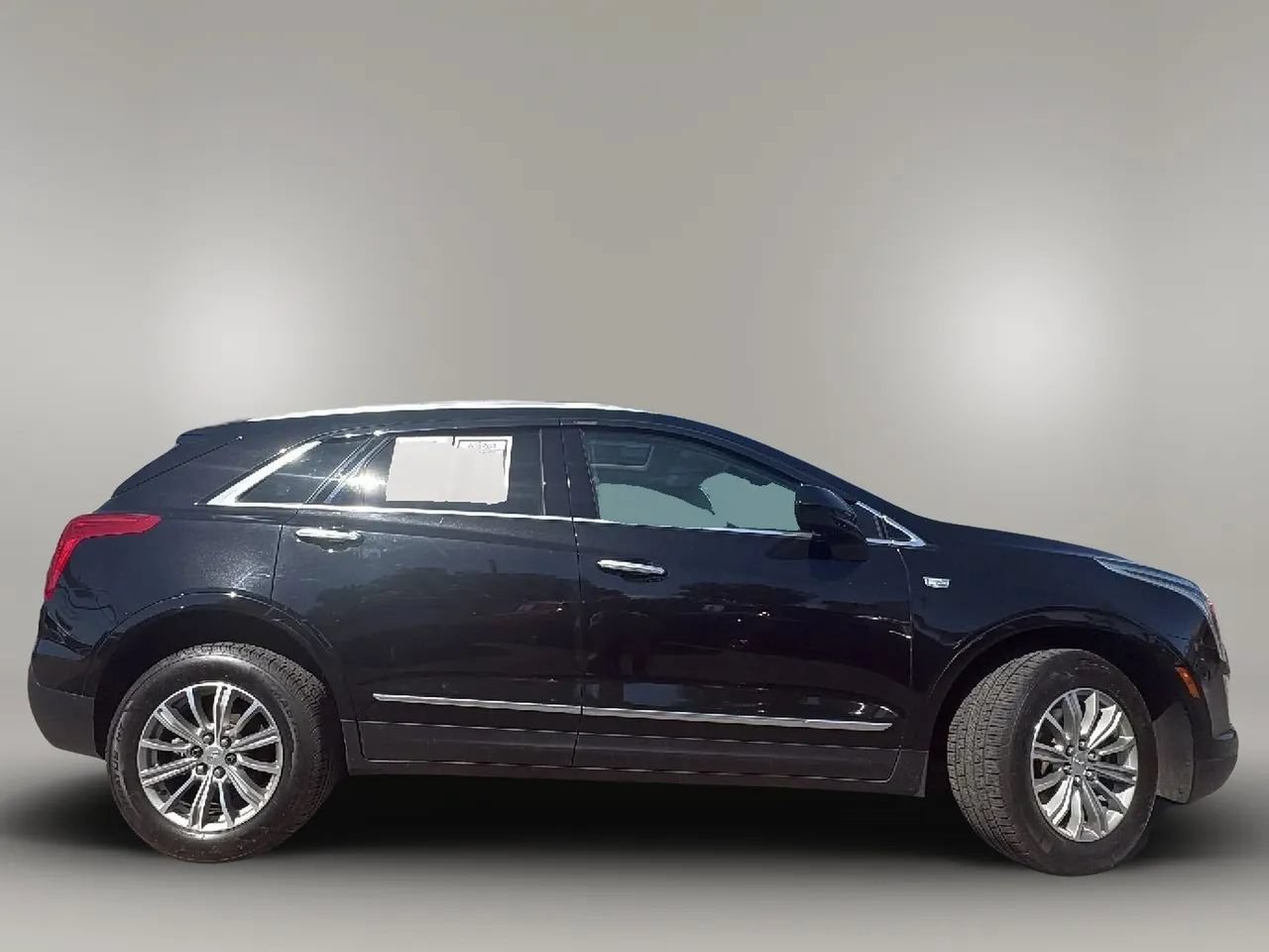 Used 2017 Cadillac XT5 Luxury w/ Driver Awareness Package AWD/4WD image 8