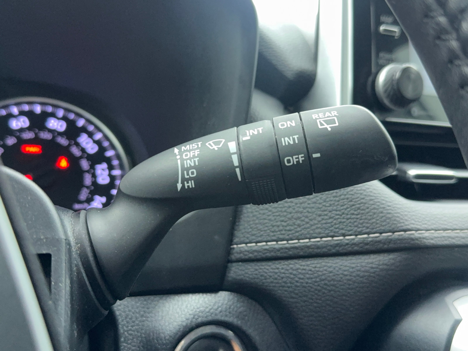 Used 2020 Toyota RAV4 XLE Premium FWD image 34