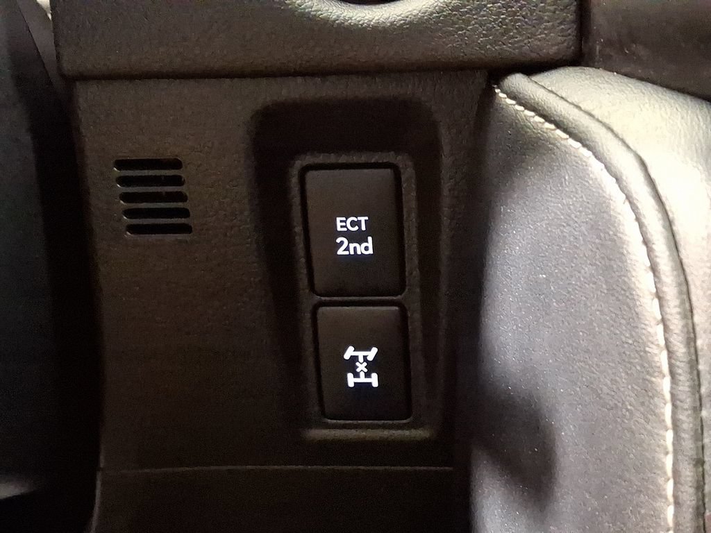 Used 2022 Lexus GX 460 w/ Black Line Special Edition AWD/4WD image 26