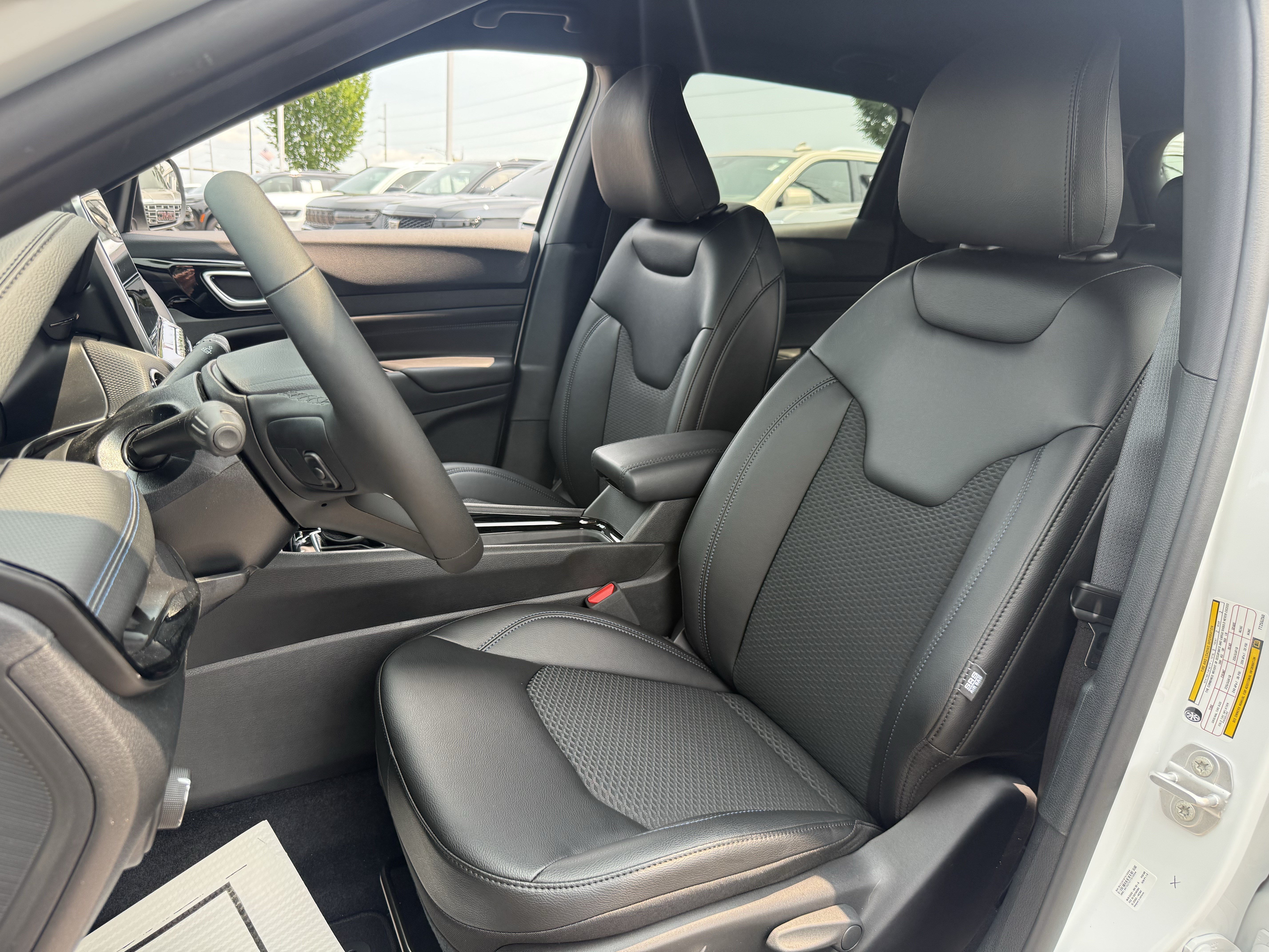 New 2026 Jeep Compass Latitude AWD/4WD image 16