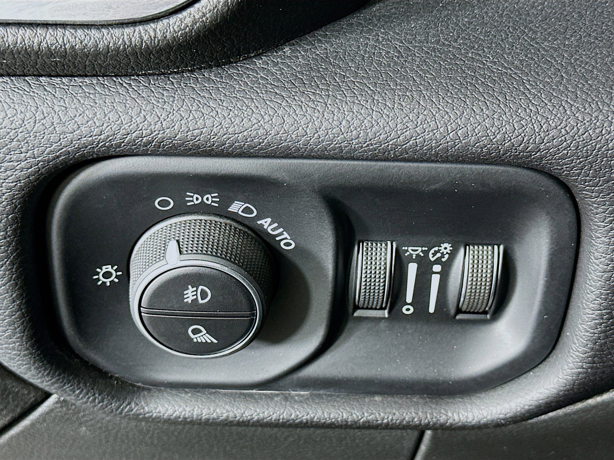 Used 2024 RAM 2500 Laramie image 17