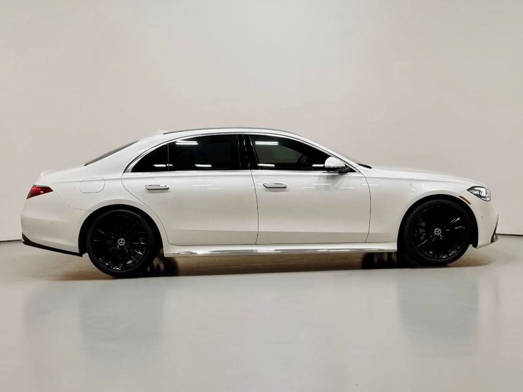 Used 2022 Mercedes-Benz S 500 4MATIC w/ AMG Line Package image 15