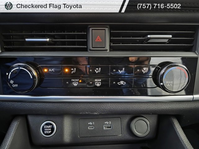 Used 2023 Nissan Rogue S image 31