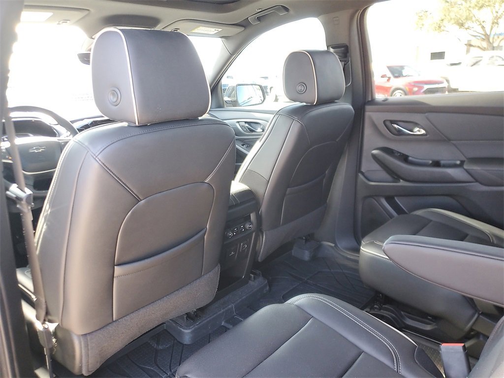 Used 2023 Chevrolet Traverse Premier w/ Redline Edition image 11