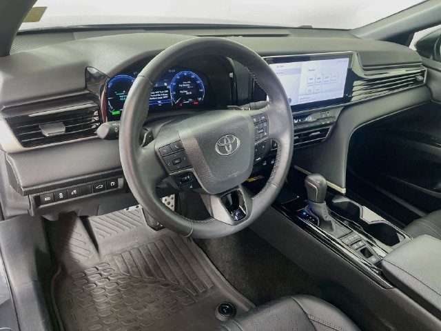 Used 2025 Toyota Camry XSE FWD image 10