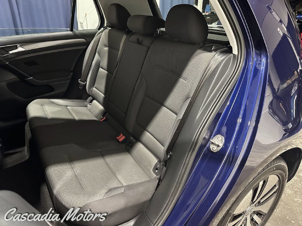 Used 2019 Volkswagen e-Golf SE w/ Driver Assistance Package image 8