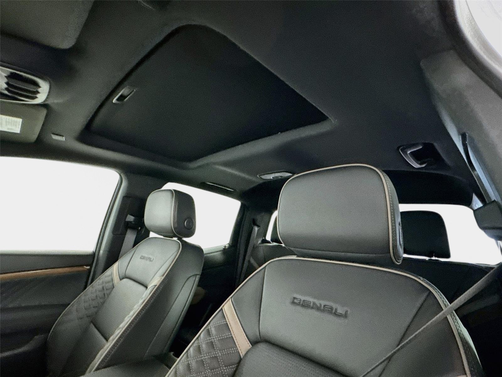 New 2026 GMC Canyon Denali AWD/4WD image 14