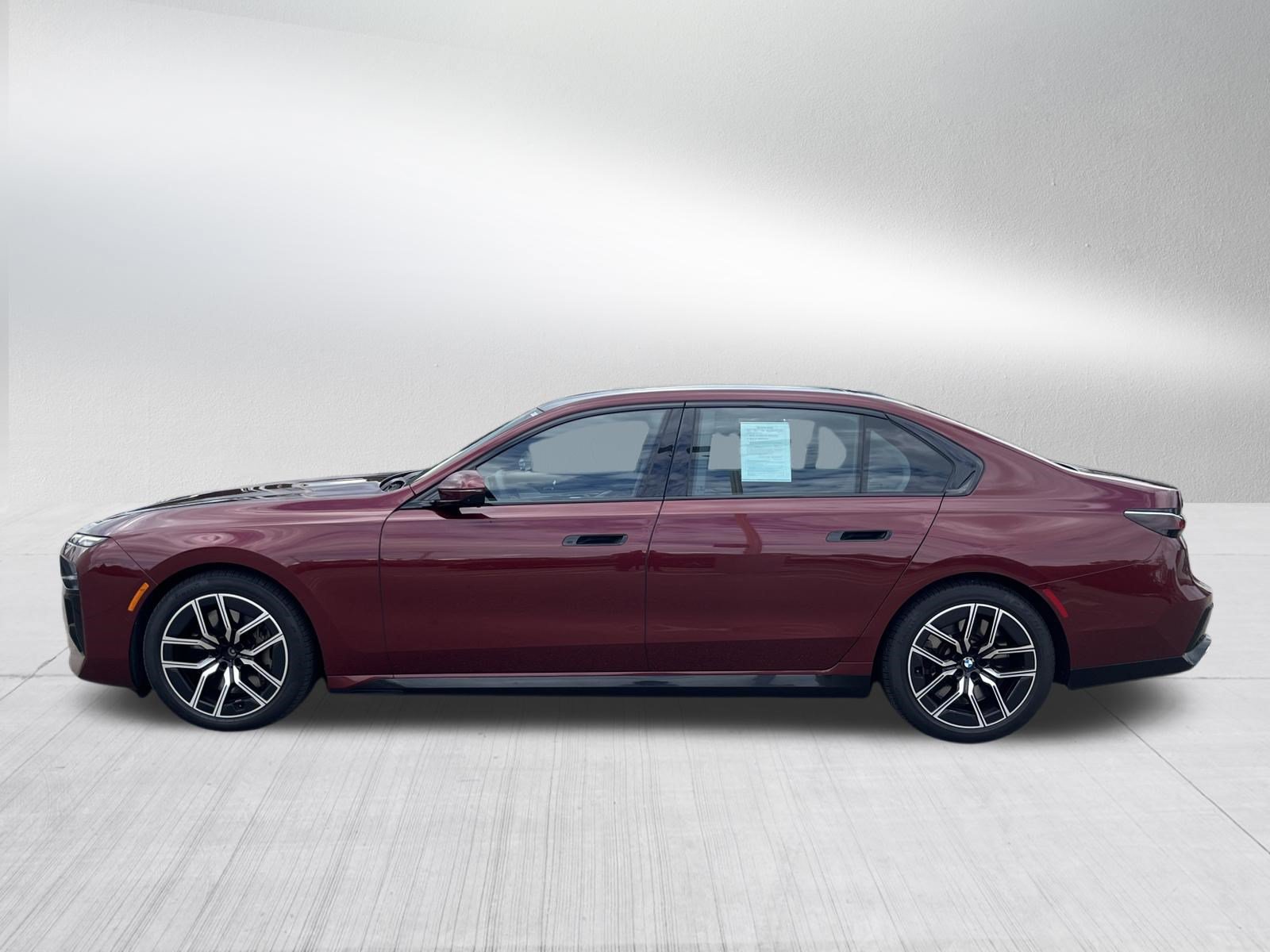 Certified 2023 BMW 760i xDrive AWD/4WD image 4