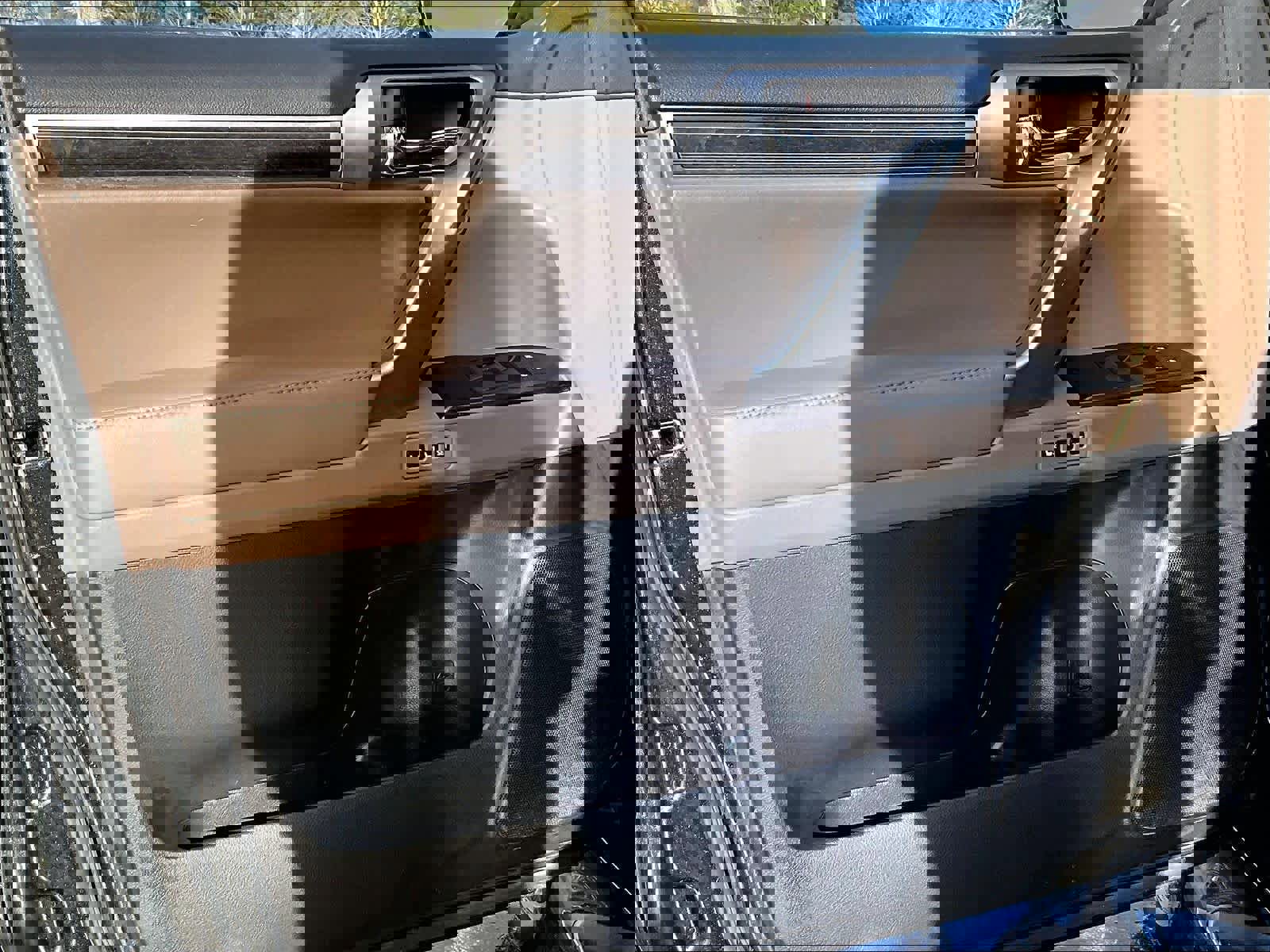 Used 2023 Lexus GX 460 Premium w/ Premium Package image 9