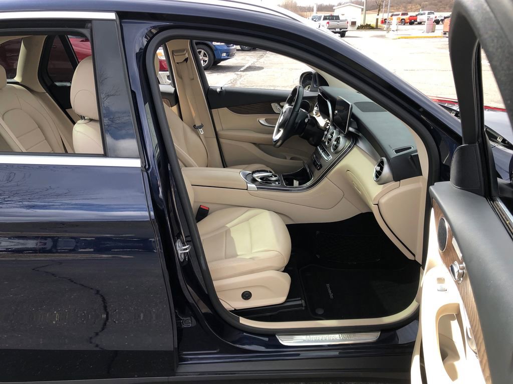 Used 2018 Mercedes-Benz GLC 300 4MATIC image 24