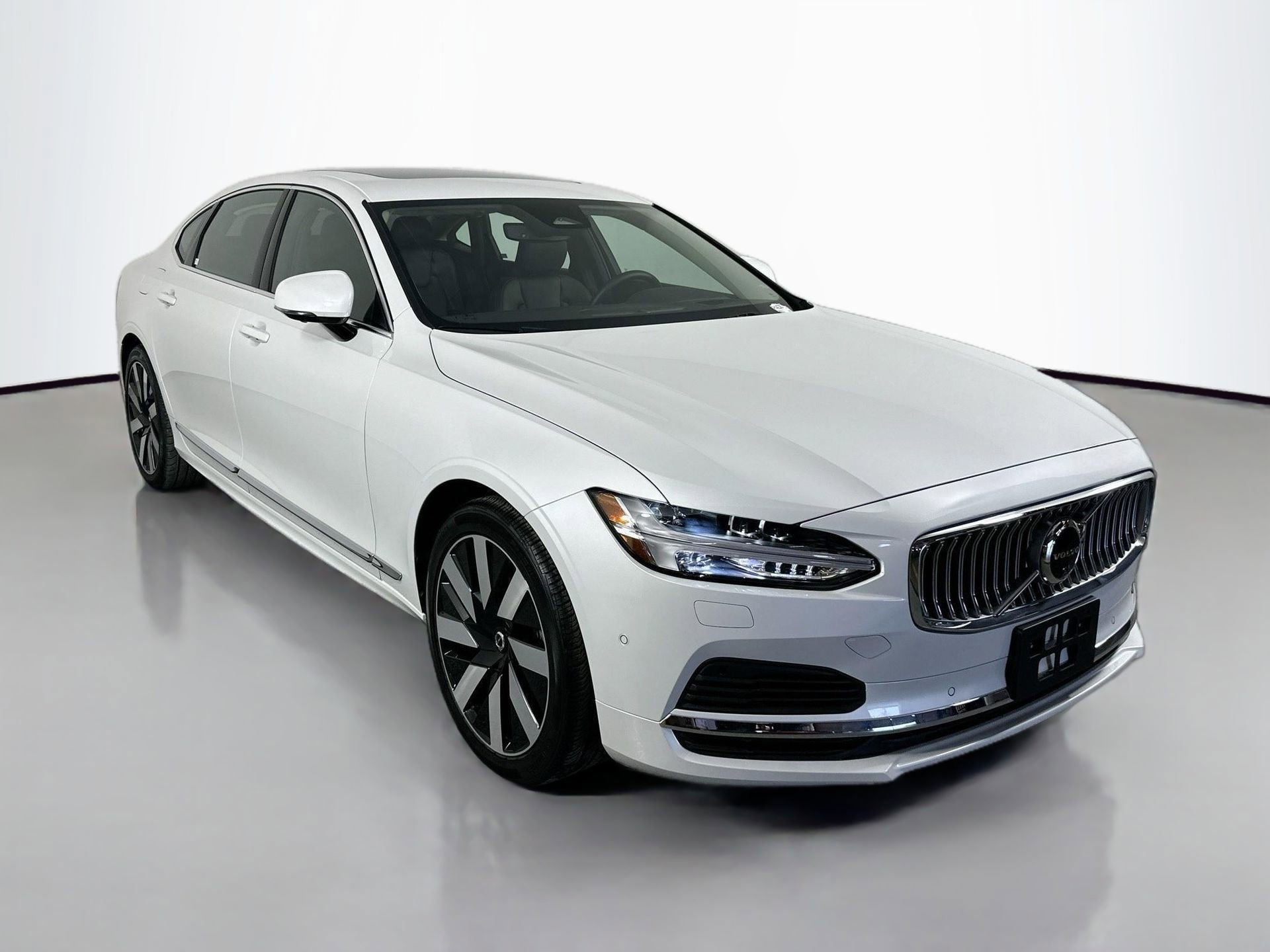 New 2025 Volvo S90 T8 Ultra image 3