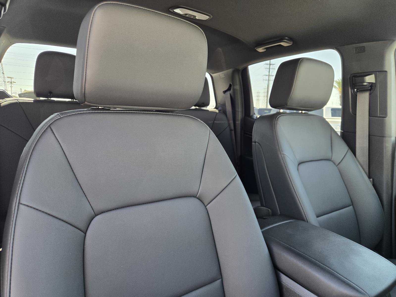 Used 2025 Chevrolet Colorado Trail Boss AWD/4WD image 31