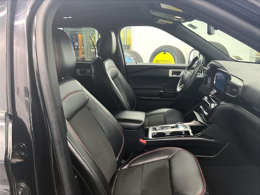 Used 2023 Ford Explorer ST-Line w/ Class IV Trailer Tow Package image 11