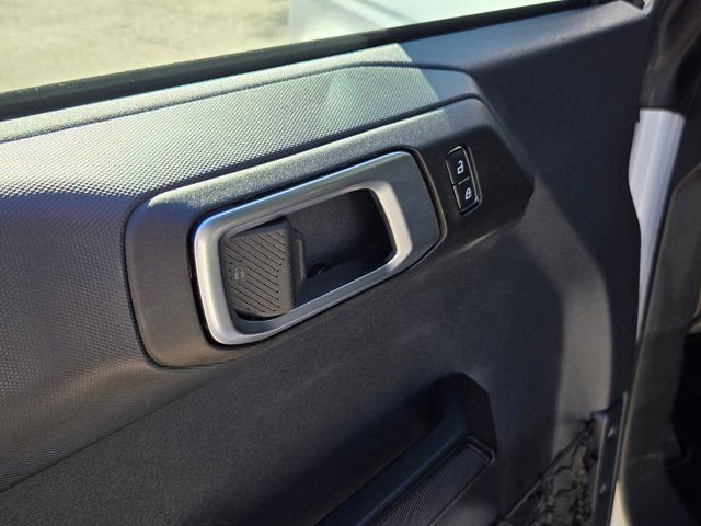 Used 2025 Ford Bronco Big Bend image 14