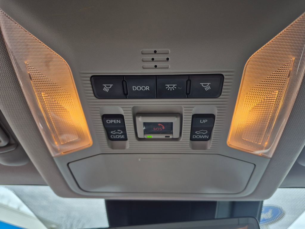 Used 2021 Toyota RAV4 XLE Premium image 23