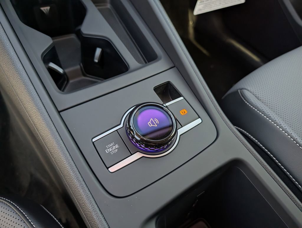 New 2026 Volkswagen Tiguan SE image 12