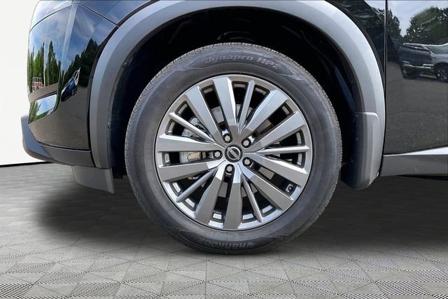 Used 2025 Nissan Pathfinder SL w/ SL Premium Package FWD image 23