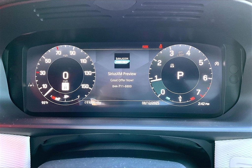 Used 2024 Land Rover Discovery Dynamic SE image 13